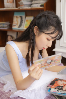 憋着没有我的允许不准尿出来